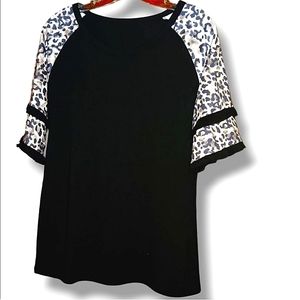 Women's NWOT black crew neck, raglan tee. Cheetah Leopard print short sleeve XL